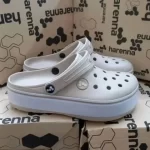 Kaufen Sie Crocs-Schuhe aus Liquidationspaletten in Deutschland und Europa.