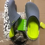 Abverkauf von Crocs-Paletten im Großhandel in Deutschland und Europa.